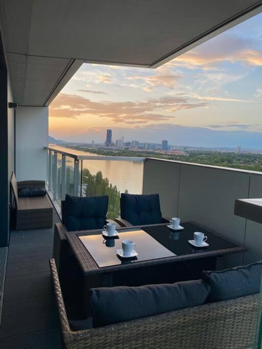 Apartament Danube Skyline Executive *